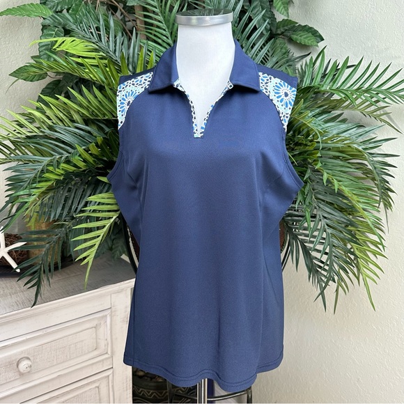 IZOD -  NWOT  Ladies Golf Shirt - Picture 1 of 10